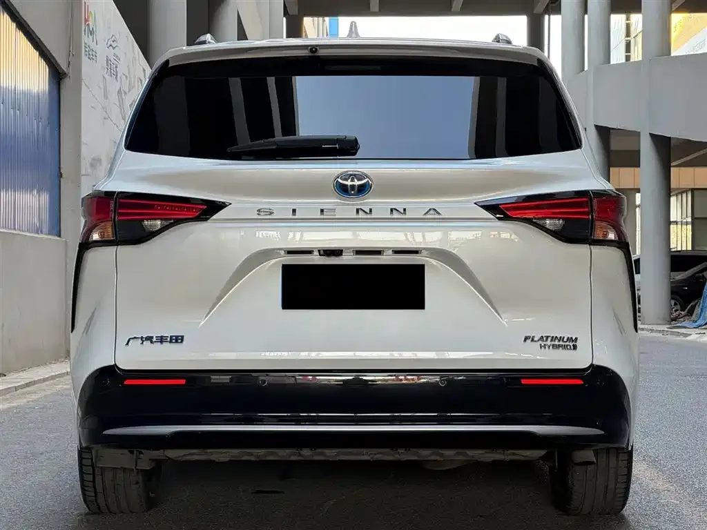 Toyota Sienna 2023 из CN, фото 4
