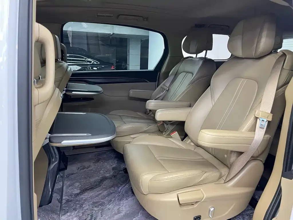 Buick GL8 2021 из CN, фото 9