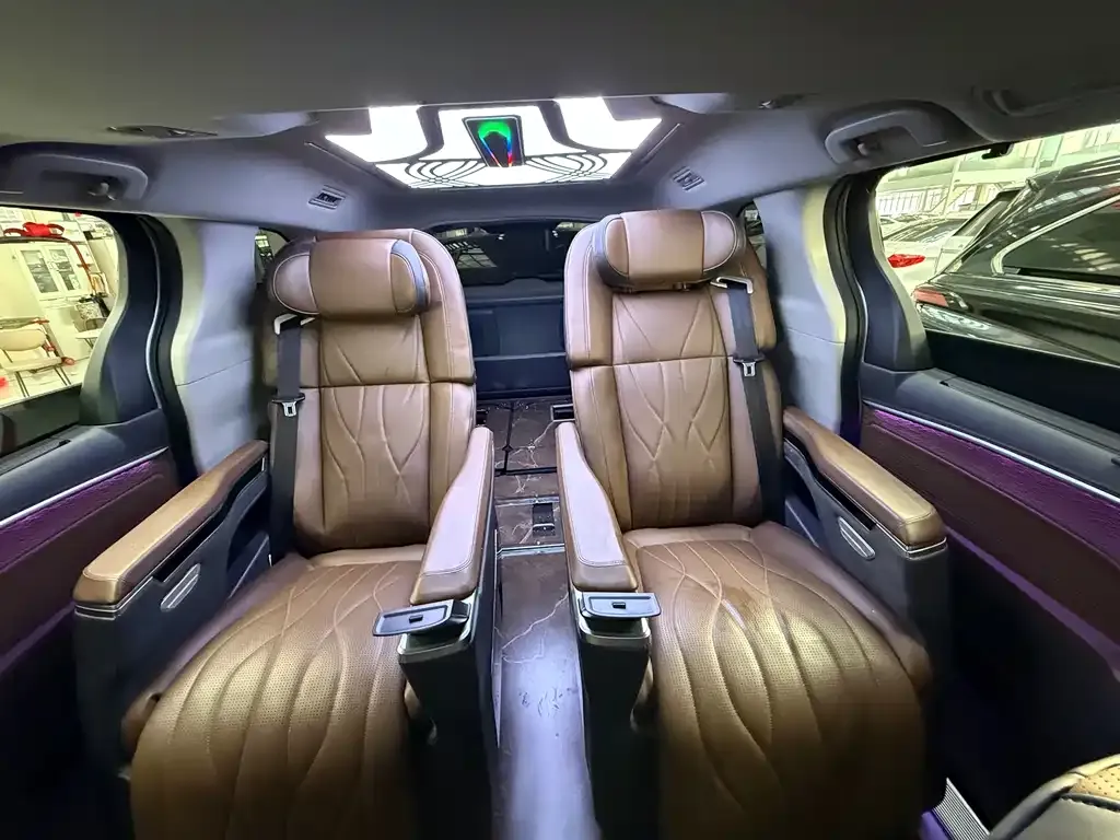 Toyota Sienna 2024 из CN, фото 3