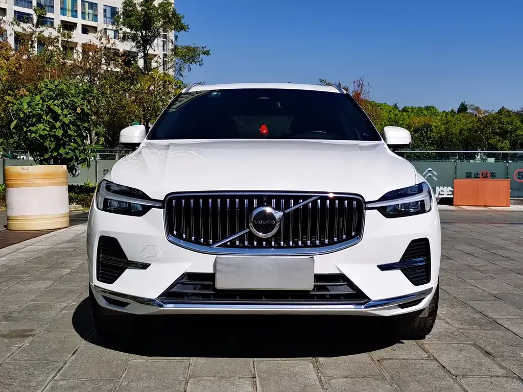 Volvo XC60 — фото 2