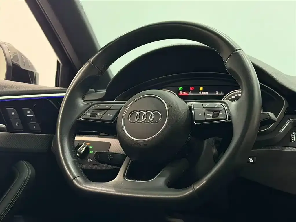 Audi A4L 2023 из CN, фото 7