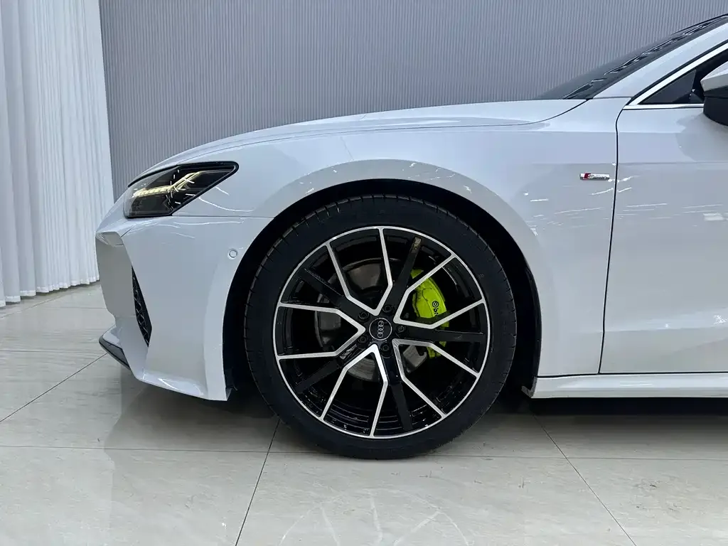 Audi A7 2022 из CN, фото 5