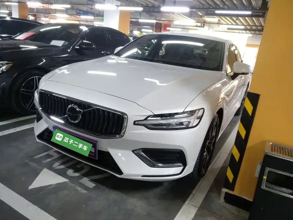 Volvo S60 2025 из CN, фото 1