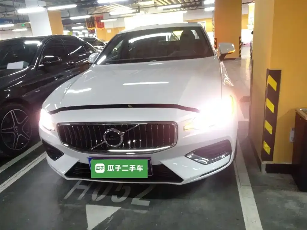 Volvo S60 2025 из CN, фото 3