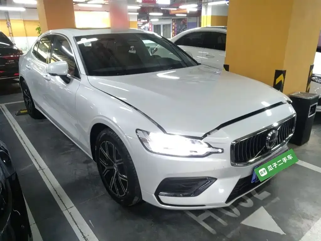 Volvo S60 2025 из CN, фото 4