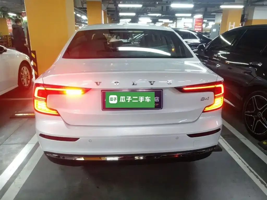 Volvo S60 2025 из CN, фото 6