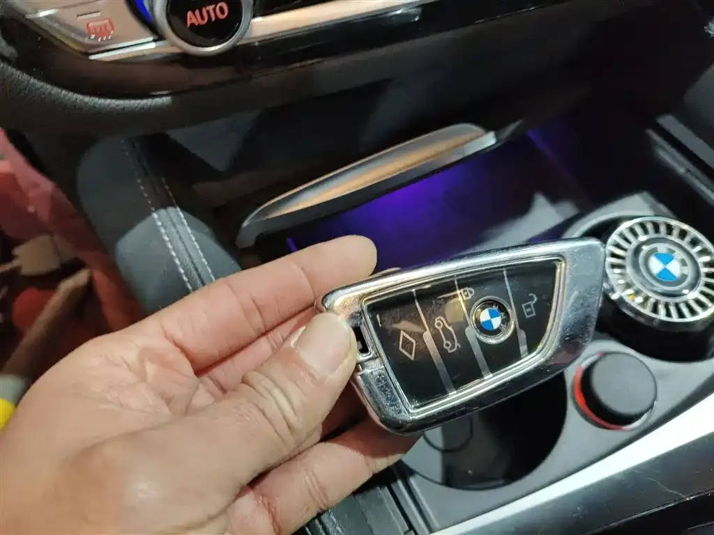 BMW 5 Series 2023 из CN, фото 9