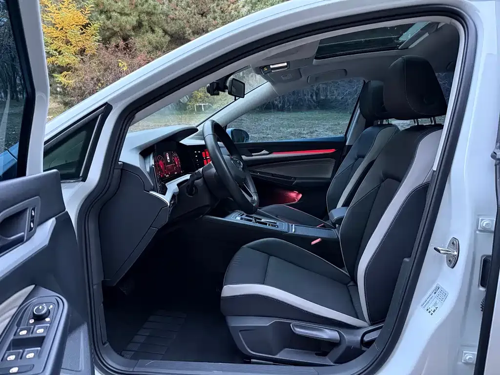 Volkswagen Golf 2022 из CN, фото 7