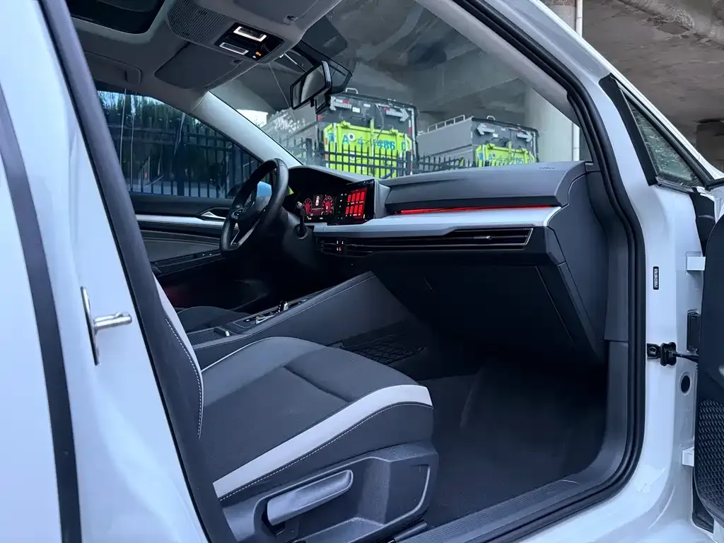 Volkswagen Golf 2022 из CN, фото 9