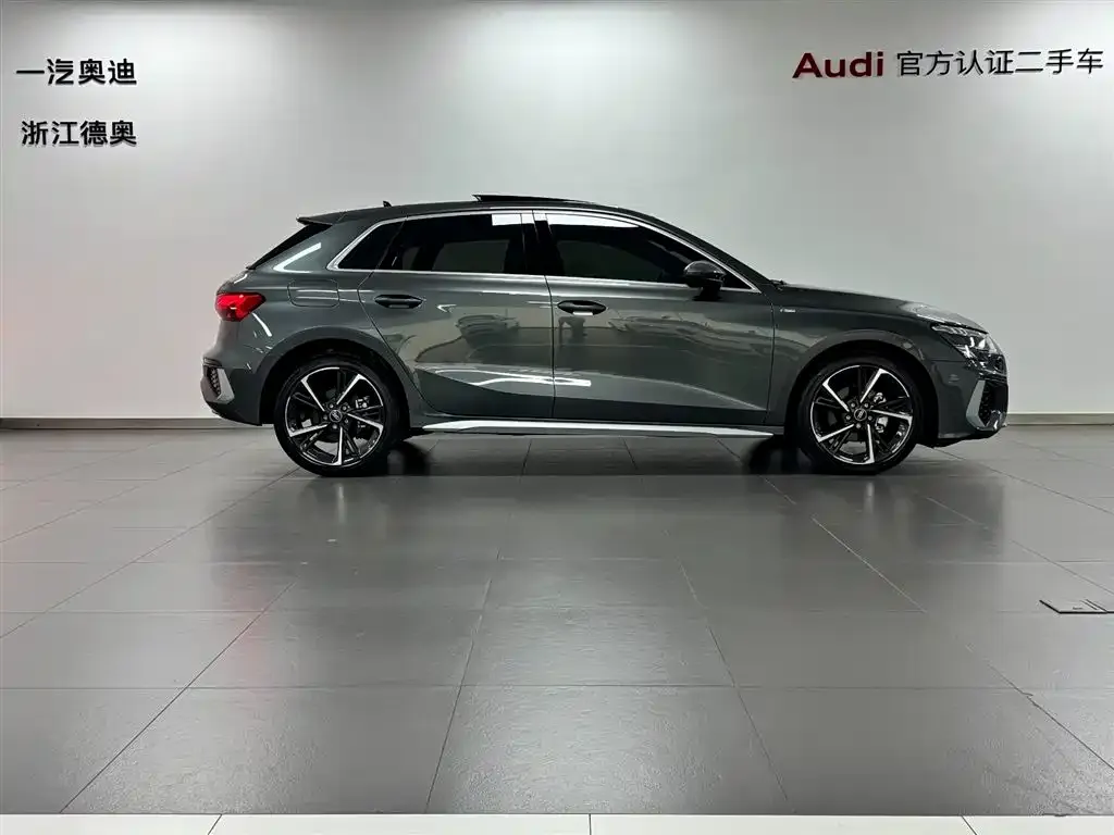 Audi A3 2023 из CN, фото 3