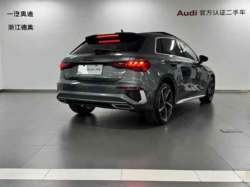 Audi A3 2023 из CN, фото 4