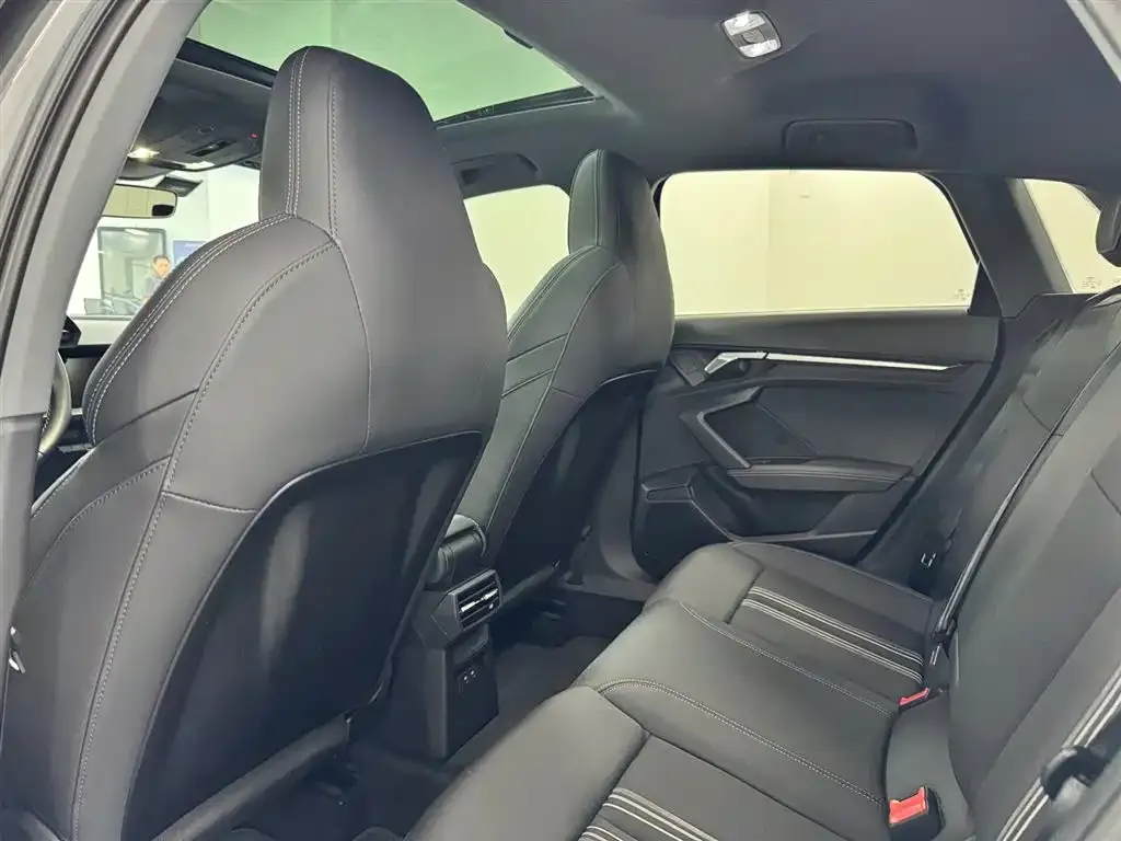 Audi A3 2023 из CN, фото 8