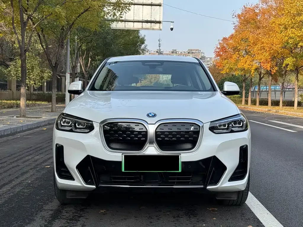 BMW iX3 2024 из CN, фото 2