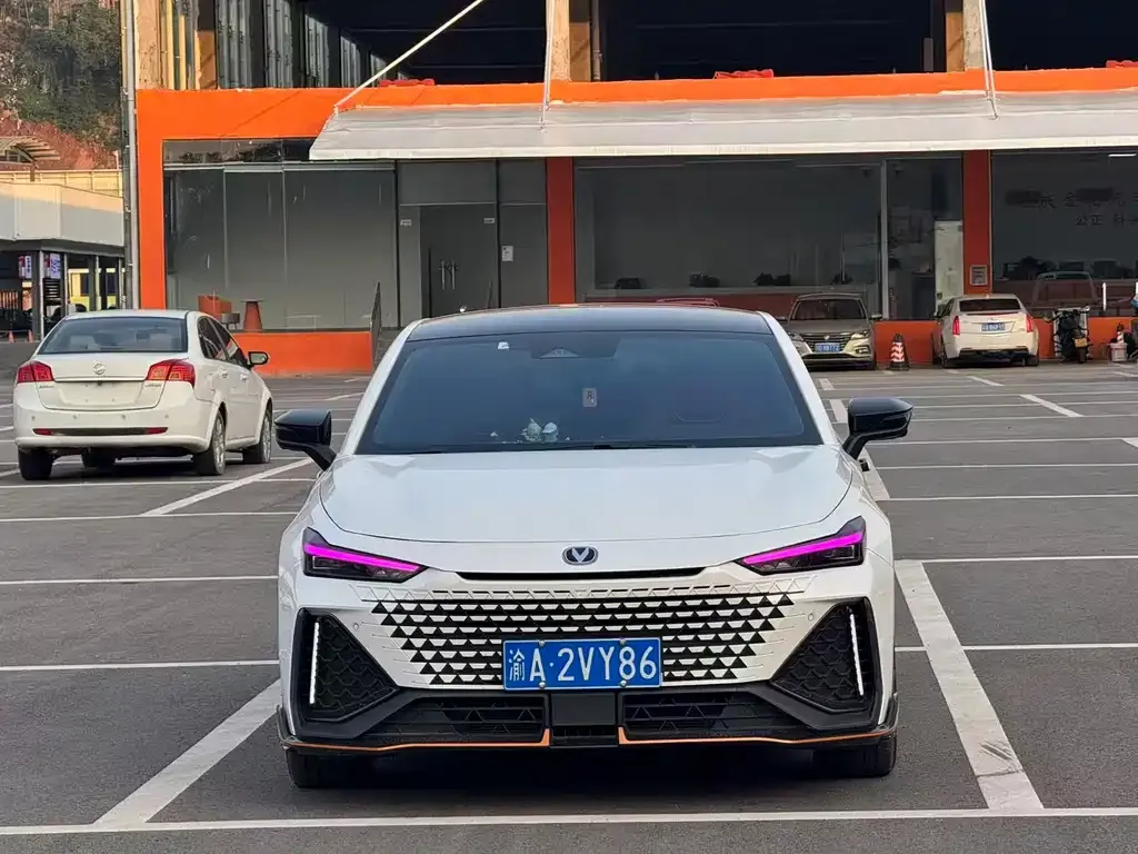Changan UNI-V 2023 из CN, фото 2