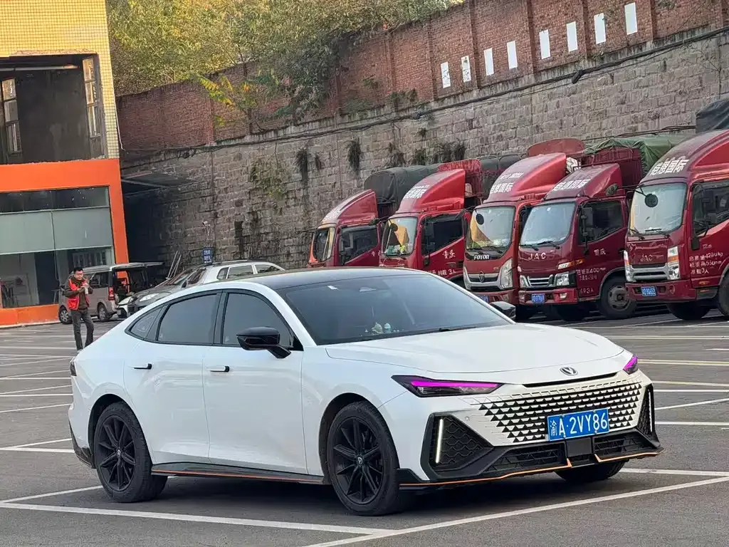 Changan UNI-V 2023 из CN, фото 3