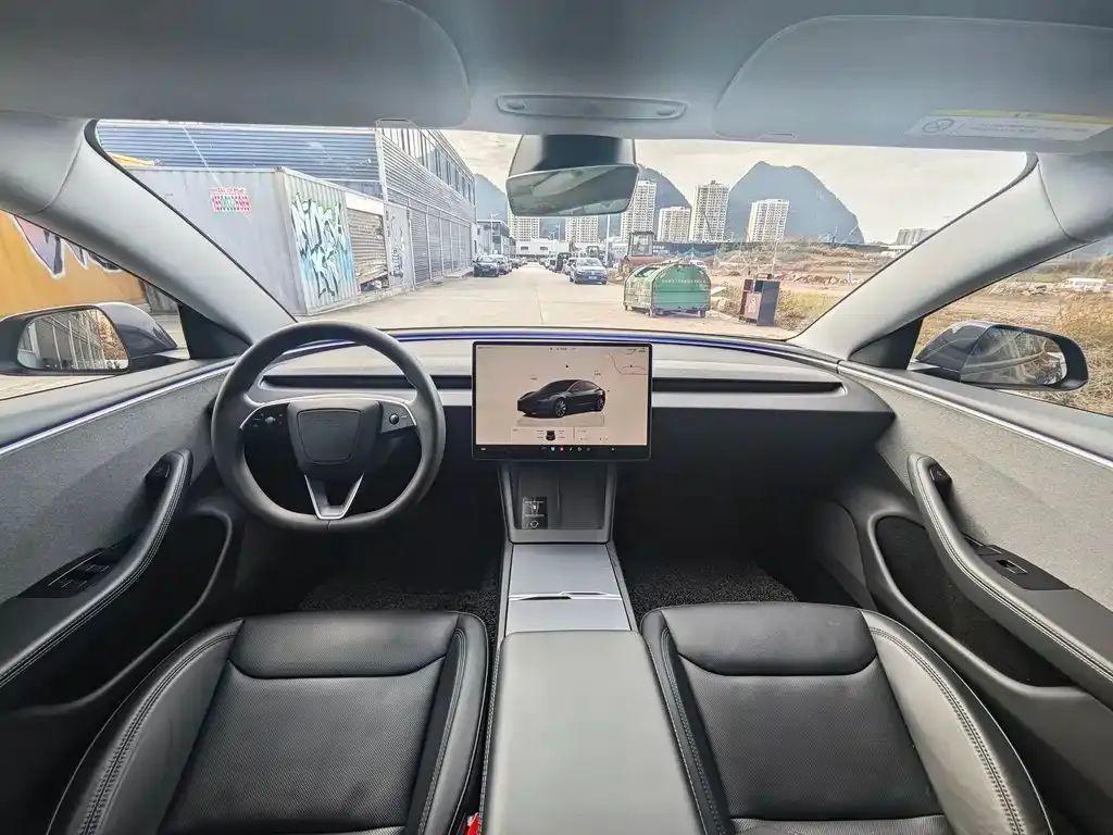 Tesla Model 3 — фото 3
