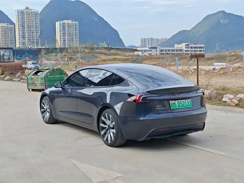 Tesla Model 3 — фото 5