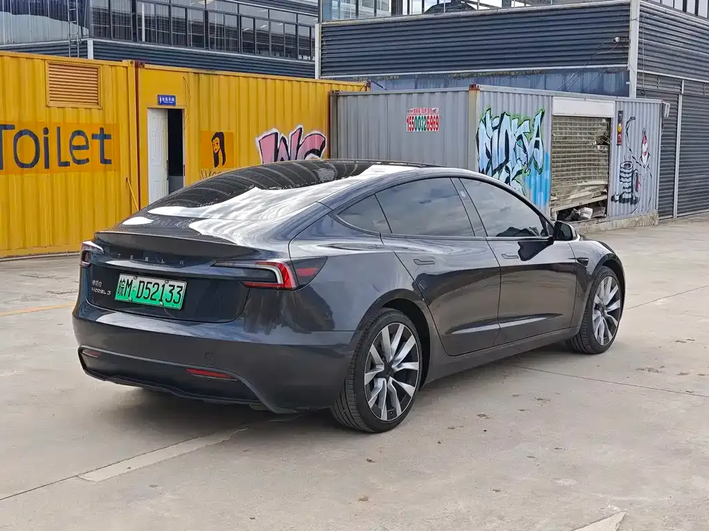 Tesla Model 3 — фото 6
