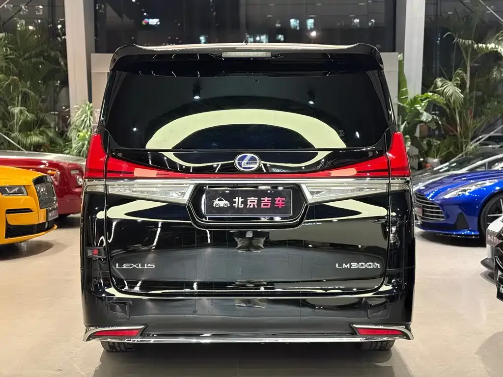 Toyota Vellfire — фото 3