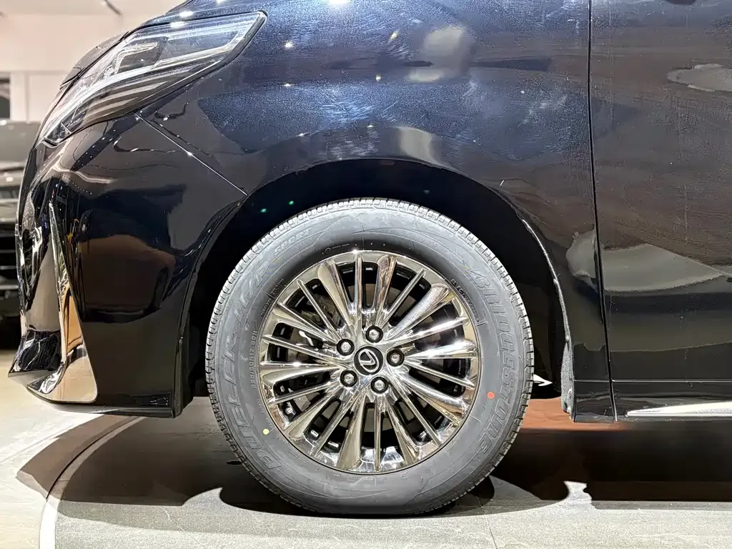 Toyota Vellfire — фото 5