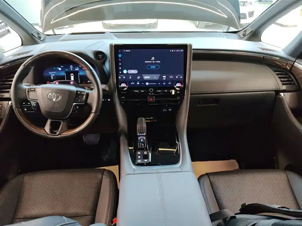 Toyota Alphard 2023 из CN, фото 10