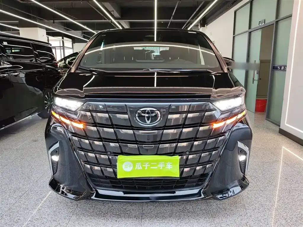Toyota Alphard 2023 из CN, фото 3