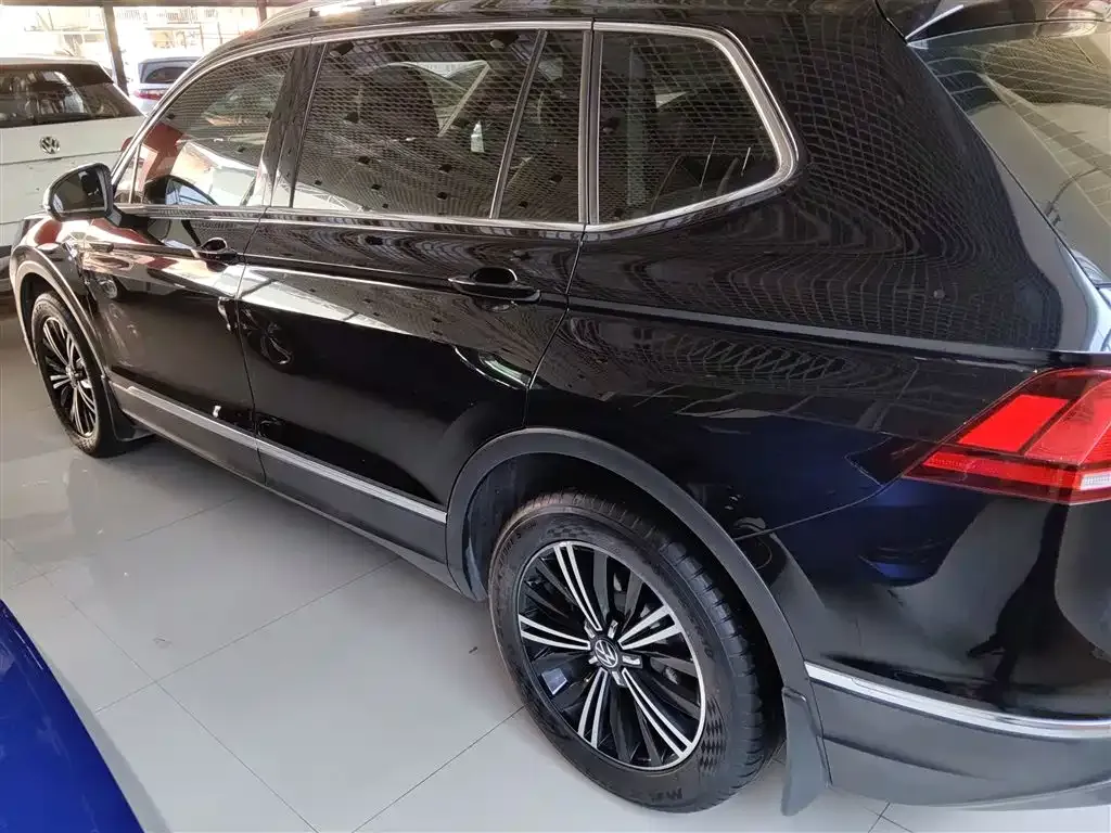 Volkswagen Tiguan L 2021 из CN, фото 5