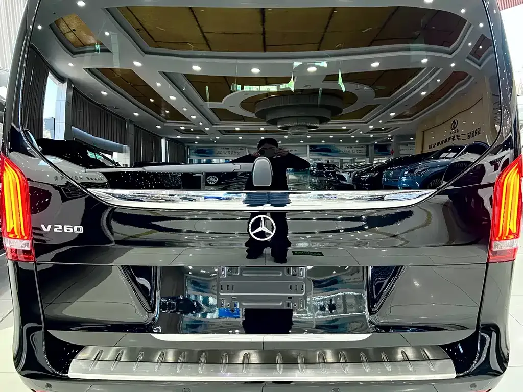 Mercedes-Benz V-Class 2023 из CN, фото 5