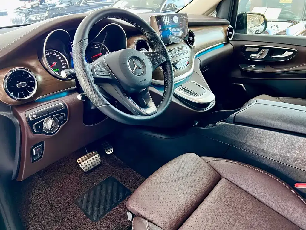 Mercedes-Benz V-Class 2023 из CN, фото 7