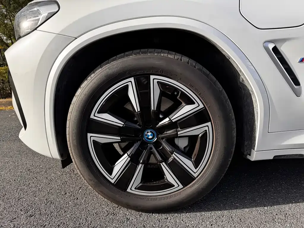 BMW iX3 2024 из CN, фото 4