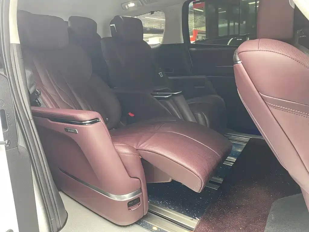 Buick Century 2023 из CN, фото 3