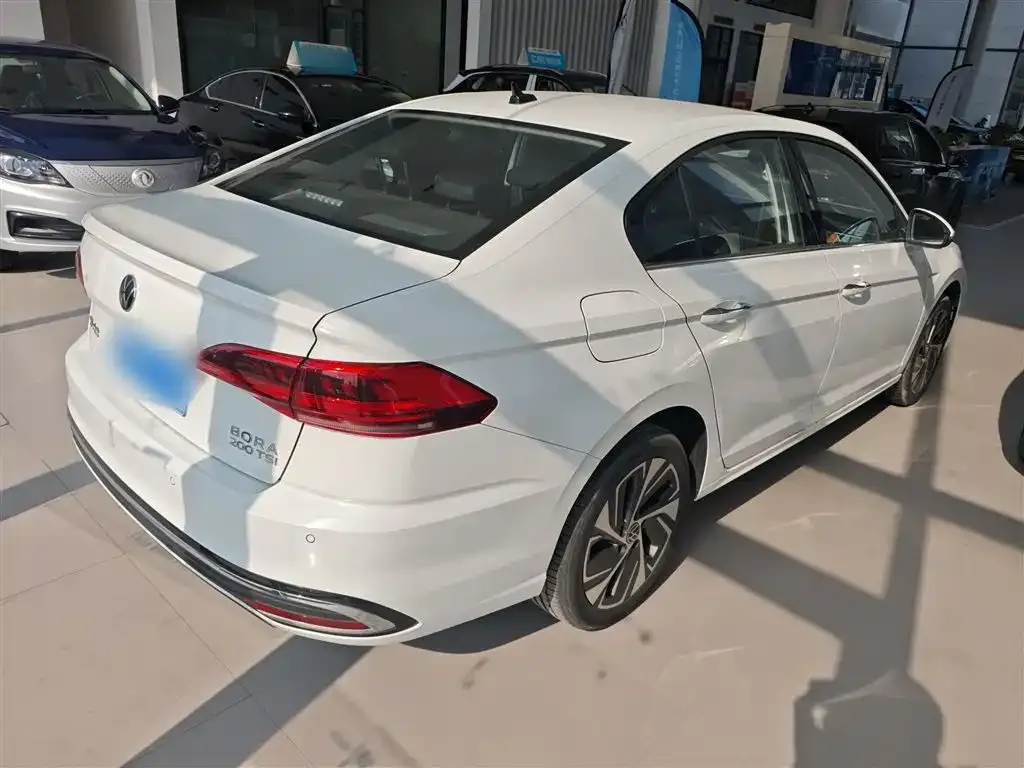 Volkswagen Bora 2024 из CN, фото 7