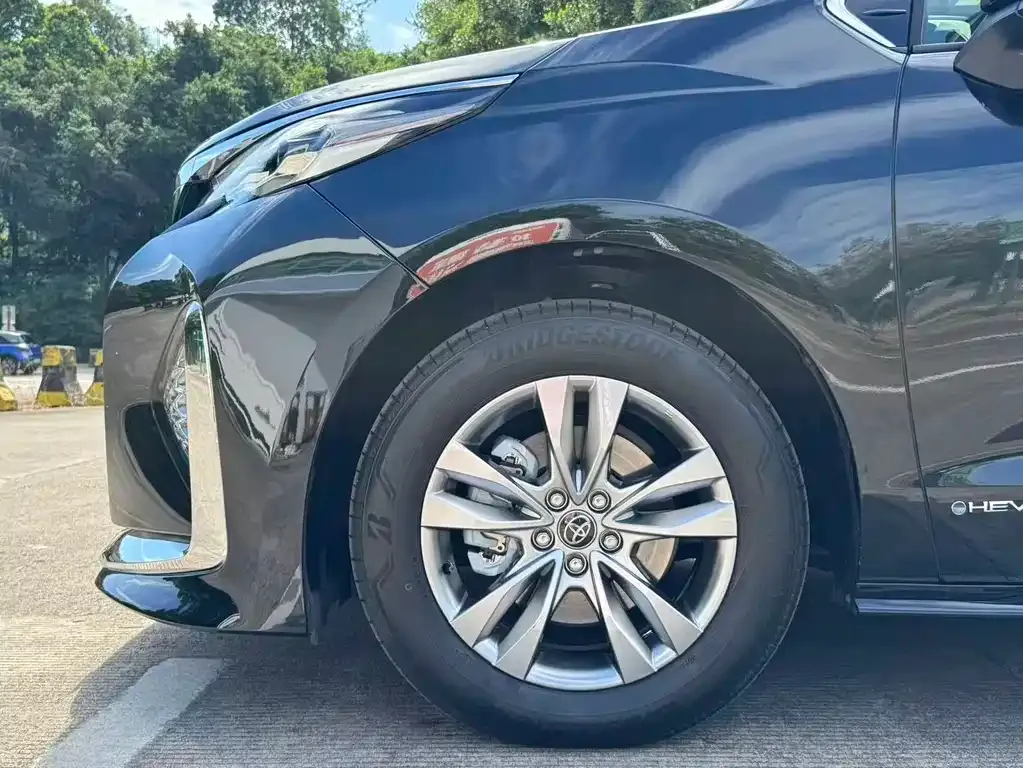 Toyota Sienna 2025 из CN, фото 10