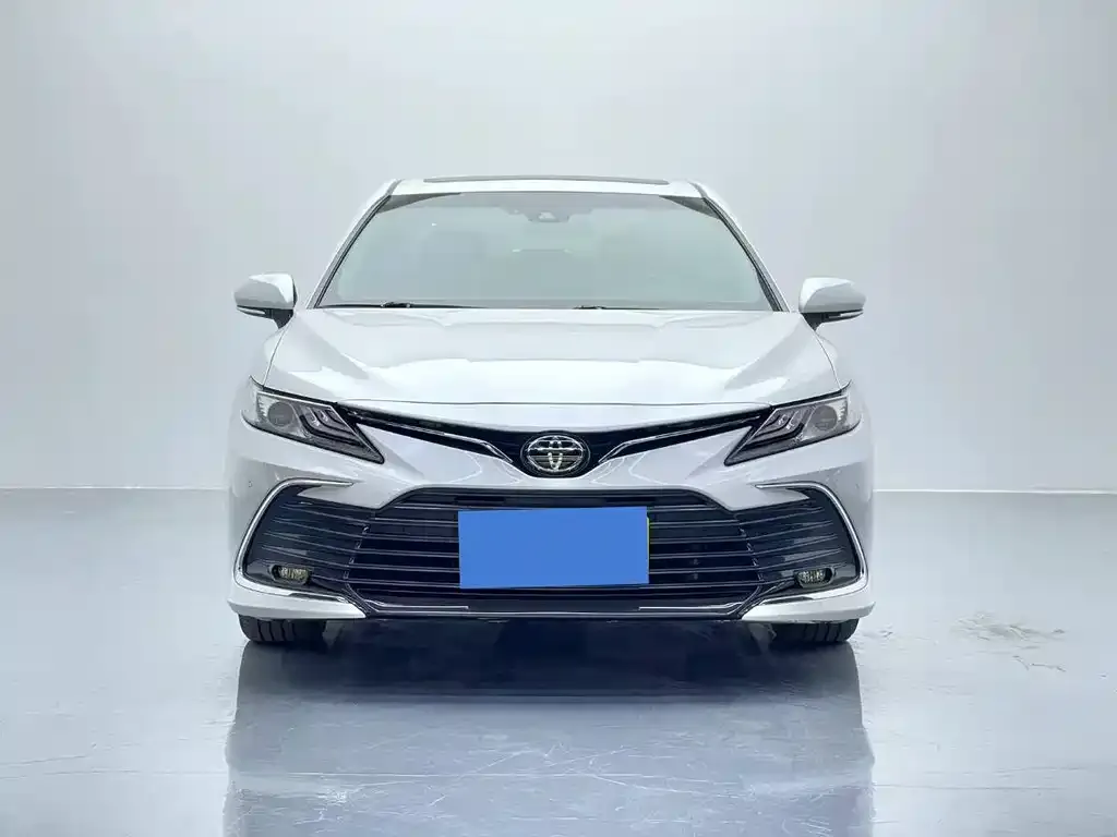 Toyota Camry 2023 из CN, фото 2