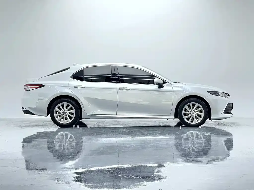 Toyota Camry 2023 из CN, фото 7