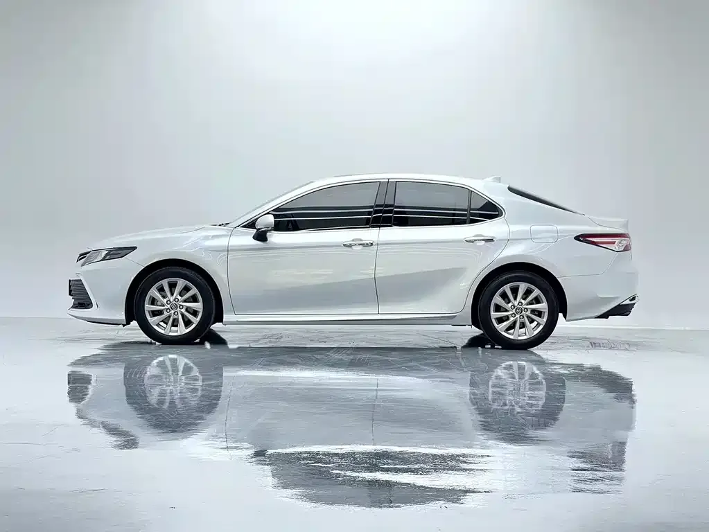Toyota Camry 2023 из CN, фото 9