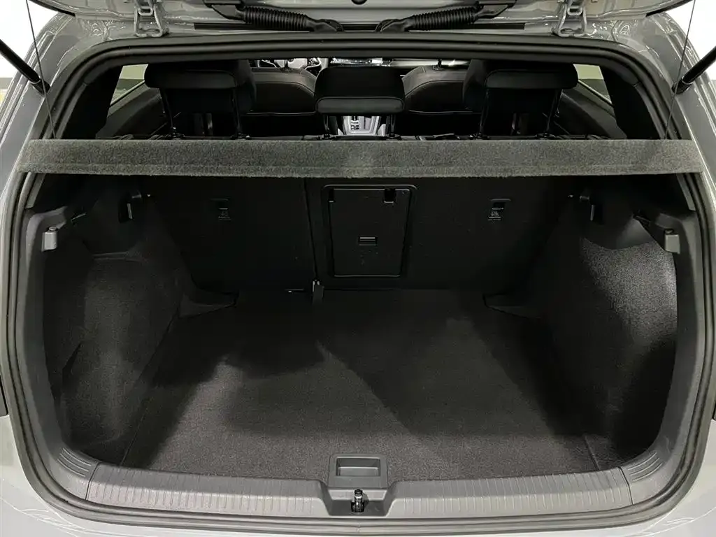 Volkswagen Golf 2022 из CN, фото 7