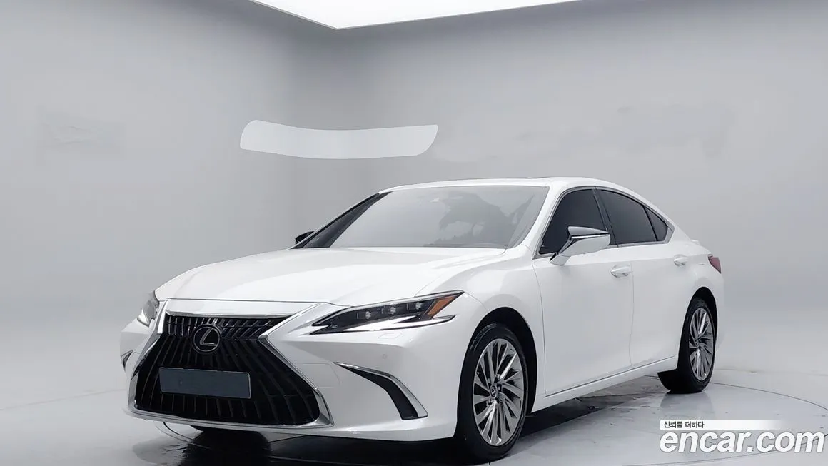 Lexus ES — фото 1