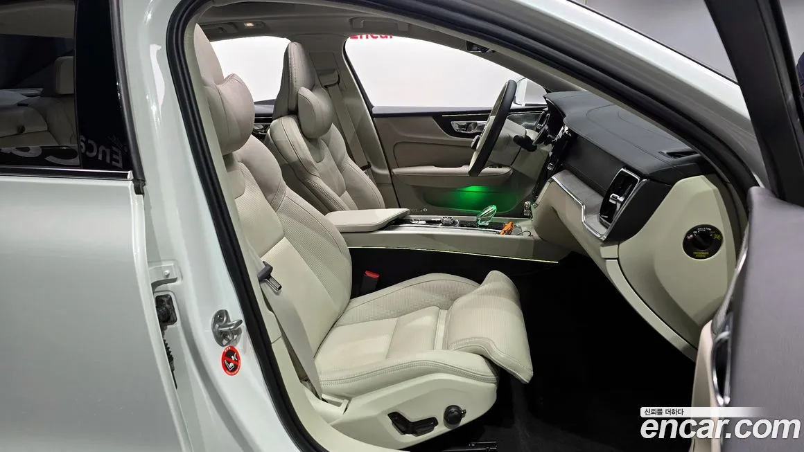 Volvo S60 2023 из KR, фото 10
