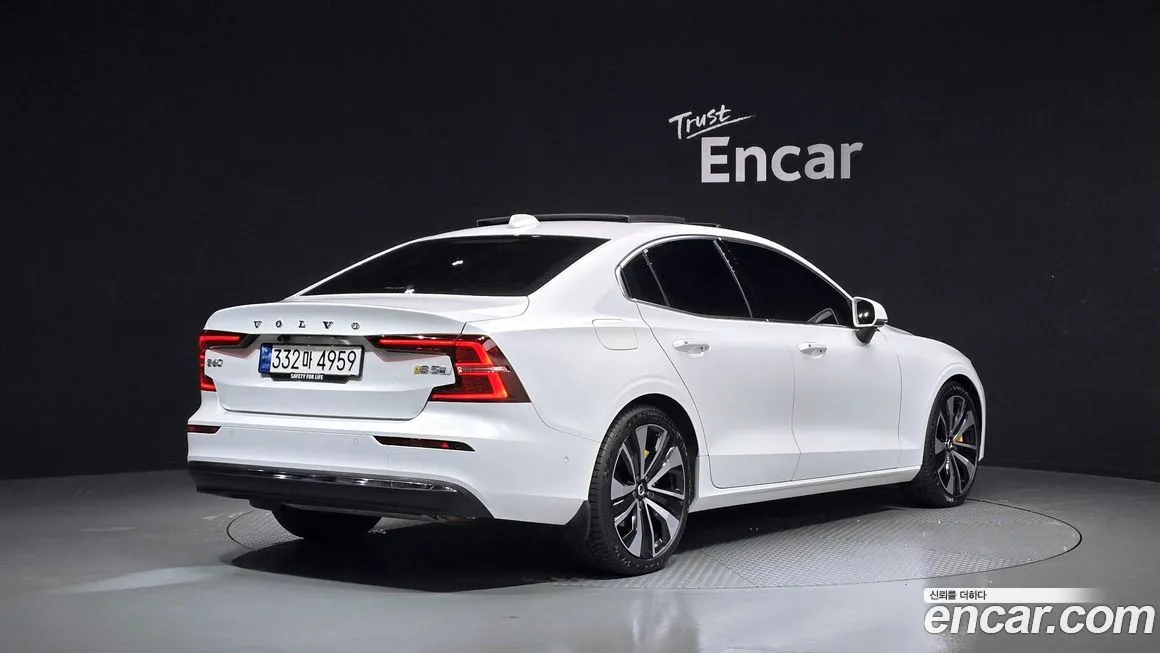 Volvo S60 2023 из KR, фото 2