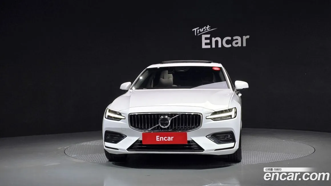Volvo S60 2023 из KR, фото 3