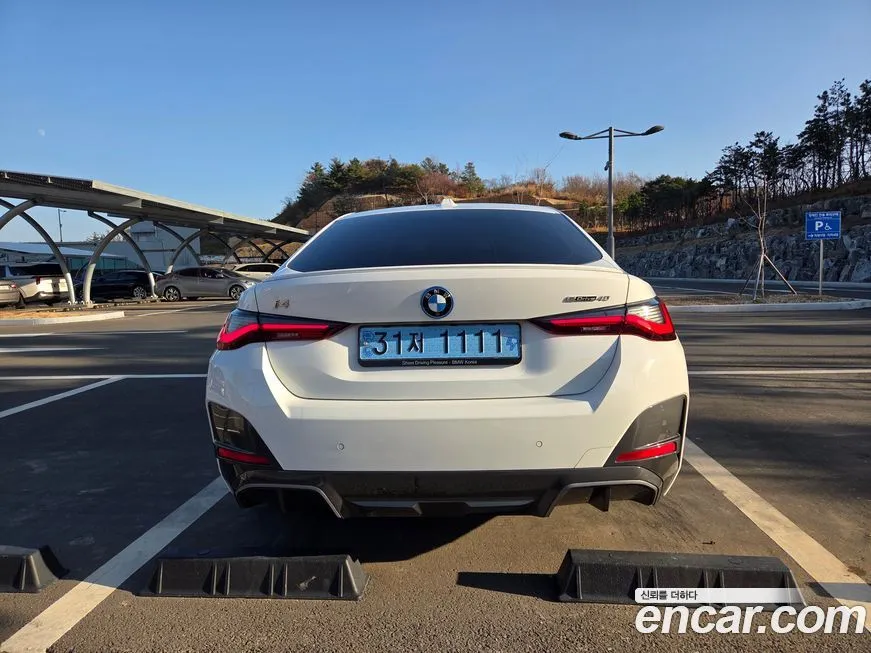 BMW i4 — фото 4
