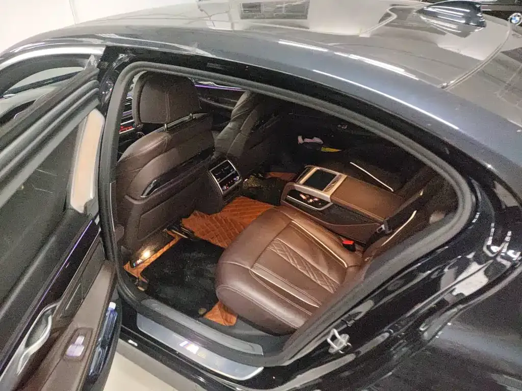 BMW 7 Series 2021 из CN, фото 5