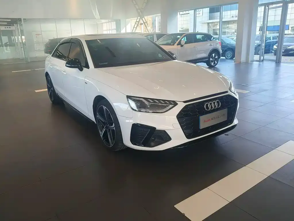 Audi A4L 2024 из CN, фото 3