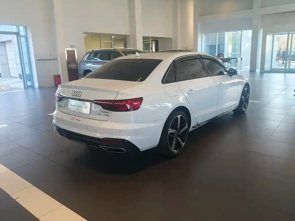 Audi A4L 2024 из CN, фото 7
