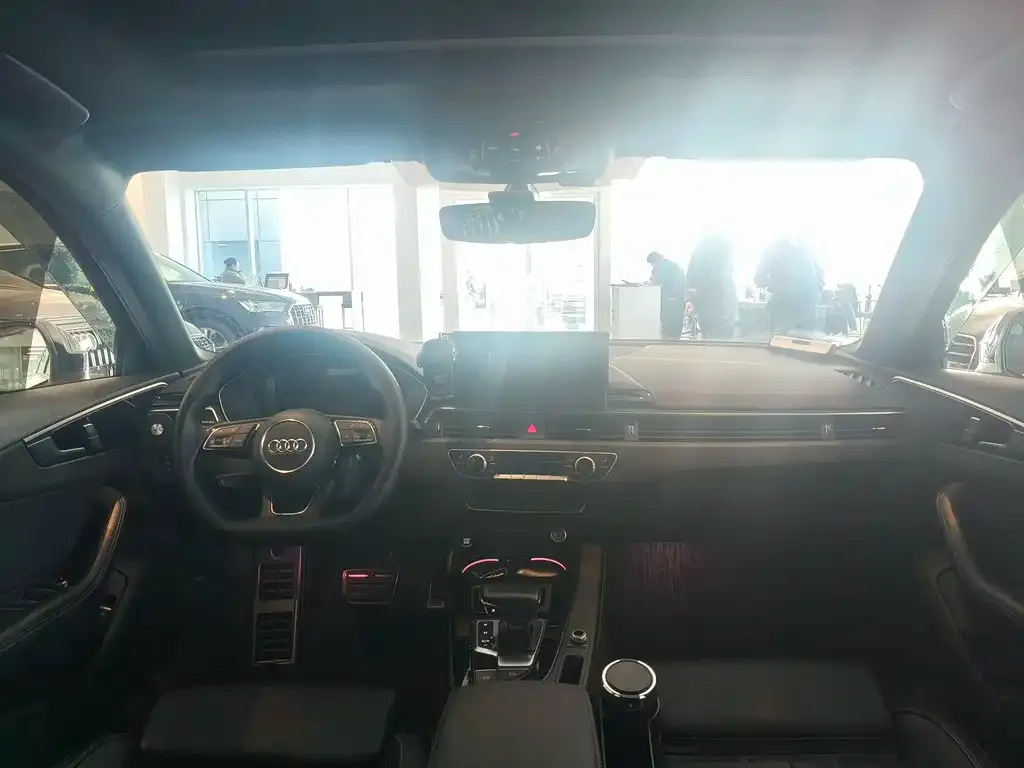 Audi A4L 2024 из CN, фото 8