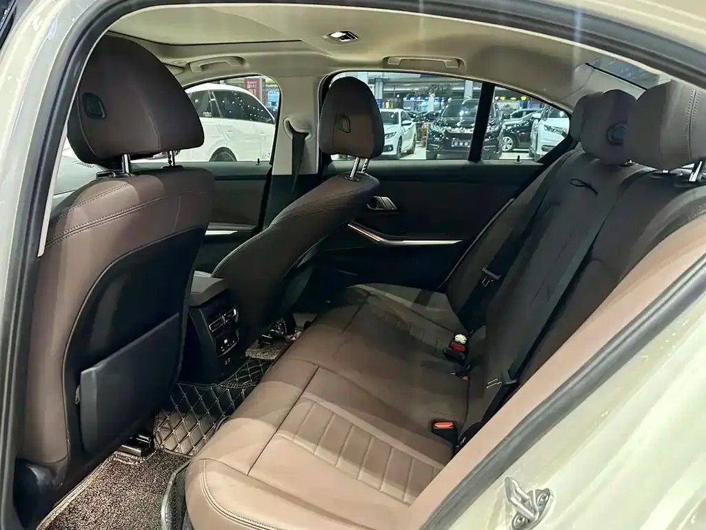 BMW 3 Series 2021 из CN, фото 6