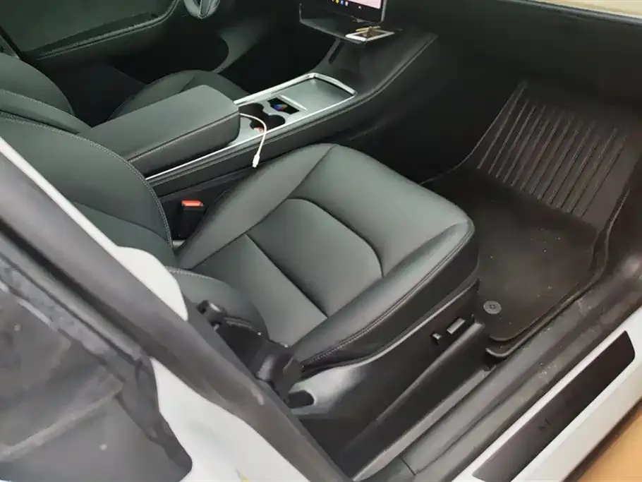 Tesla Model Y 2023 из CN, фото 8