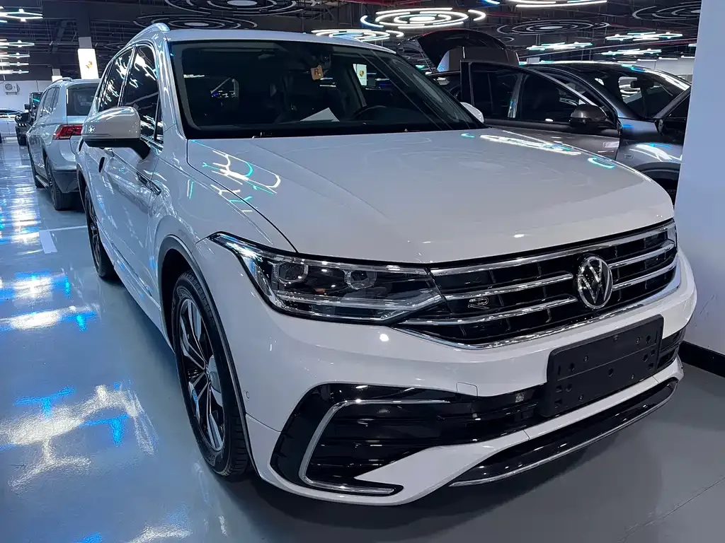 Volkswagen Tiguan L 2021 из CN, фото 3