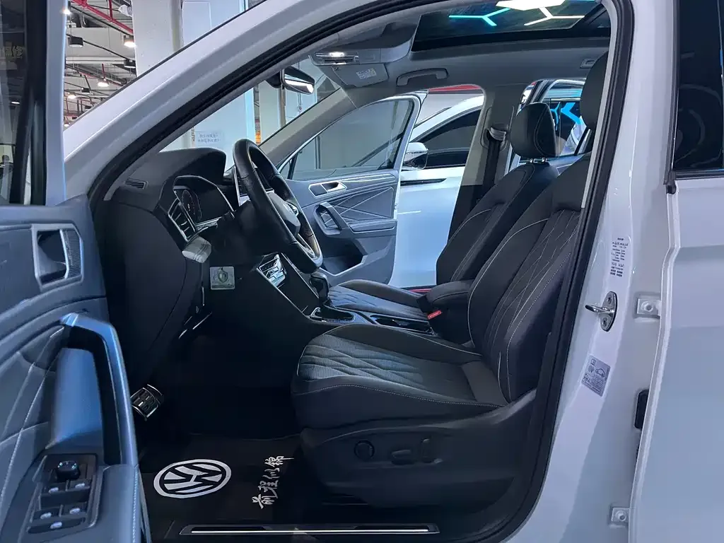 Volkswagen Tiguan L 2021 из CN, фото 4